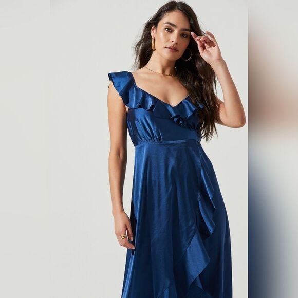 NWT Astr The Label‎ Blue Wilshire Ruffle Open Back Satin Midi Dress Size Medium - Picture 2 of 12